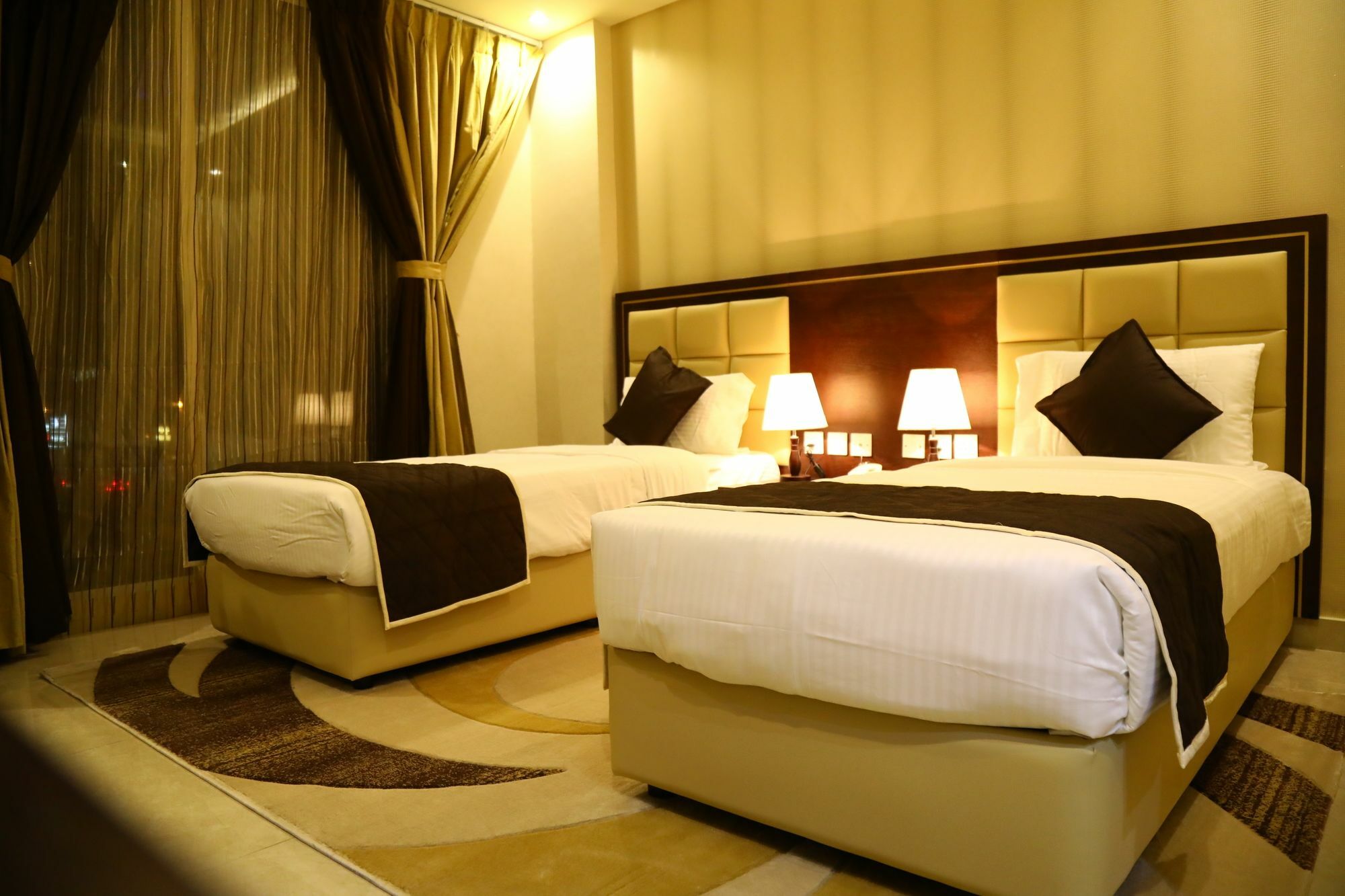 Voyage Hotel Dubai Esterno foto